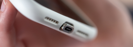 Висушити отвір гаджета дуже просто