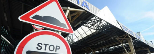 В Україні право чоловіків на перетин кордону обмежено