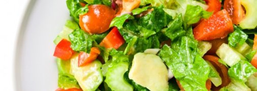 Салат с сельдереем и томатами