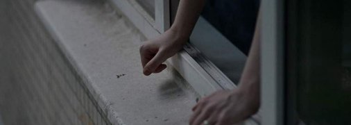 Закрилася зсередини і злетіла з 7 поверху: у Львові з вікна гуртожитку випала студентка