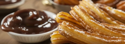 Чуррос – это классический мексиканский десерт (изображение создано с помощью ИИ)