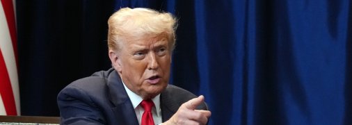 Дональд Трамп здивував мережу новою зачіскою