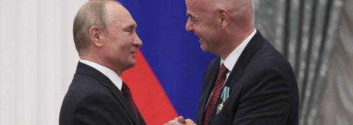 Президент России Владимир Путин и глава ФИФА Джанни Инфантино