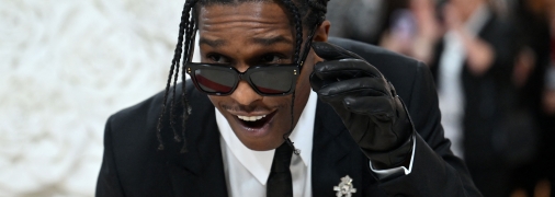 ASAP Rocky надел ремень в виде Z