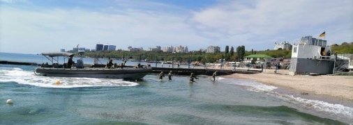 Украинские моряки показали мастер-класс по отражению атак с Черного моря (фото и видео)