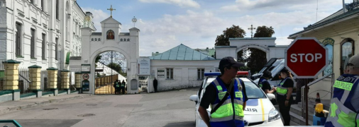 Священников и верующих не пускают в Нижние пещеры