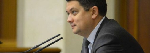 Сів відразу після зльоту: в Херсоні здійснив аварійну посадку вертоліт з Разумковим на борту