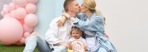 Александр Зинченко и Влада Седан с дочкой