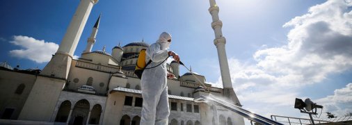 Турция закрывается на трехнедельный локдаун