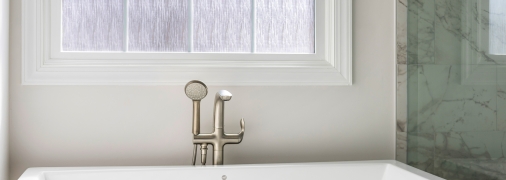 Используя этот трюк, вы сможете сохранить свою ванну белой и чистой