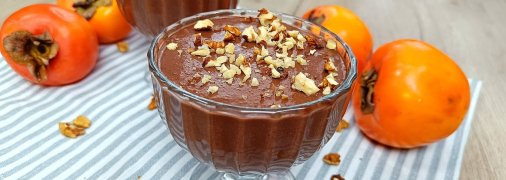 Шоколадный десерт с хурмой