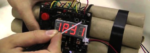 Один из блогеров забросил динамит в свое же авто, за что ему светит тюрьма