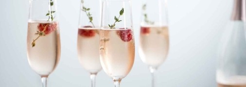 Коктейлі з шампанським бувають абсолютно різні