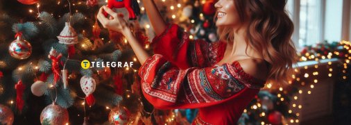 Дівчина прикрашає ялинку