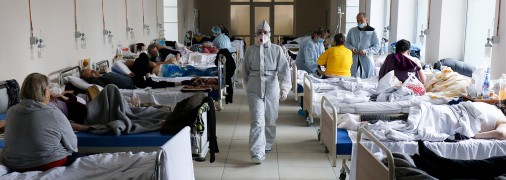 Лікар анонсував масову госпіталізацію українців з коронавірусом у найближчі два тижні