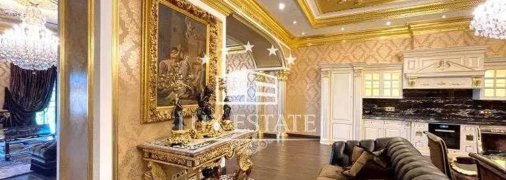 Как будто в золотом батоне: в Киеве продают квартиру "пшонка-стайл" за миллионы долларов (фото)