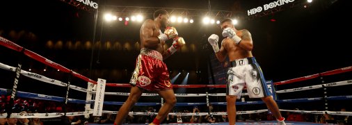 Усик уже боксировал против Хантера и победил