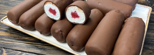 Глазированные сырки с клубникой