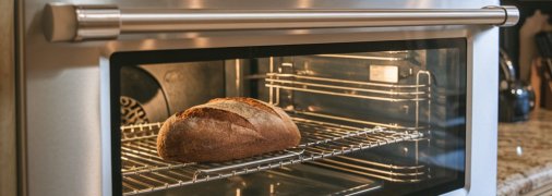 Духовка требует регулярной очистки (изображение создано с помощью ИИ)