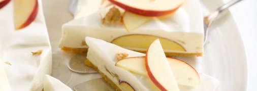 Новий смак улюблених продуктів: готуємо чизкейк з яблуками та волоськими горіхами