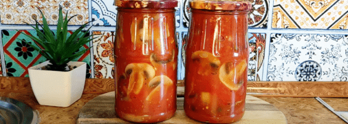 Салат з грибів та помідорів