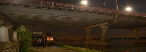 Достали из воды с разбитой головой: возле ресторана в Днепре произошла трагедия с женщиной (фото)