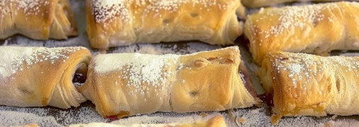 Трубочки с вишней станут излюбленным десертом (изображение создано с помощью ИИ)