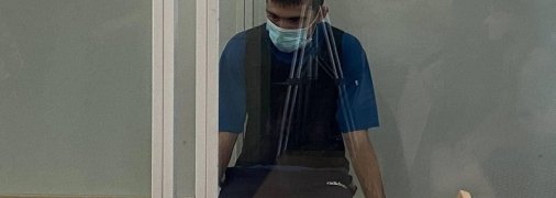 Негодяя, который едва не зарезал двухлетнего сына экс-сожительницы, взяли под стражу