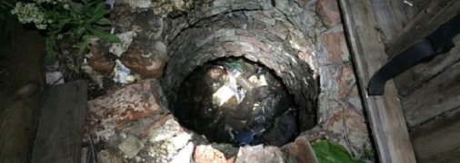 История с пропажей ребенка "суррогатной" матери в Днепре получила продолжение: тело нашли в выгребной яме