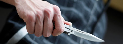 Мужчина пустил в ход нож, не пожалев даже малолетнюю дочурку