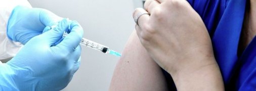 Україна в числі трьох країн випробує нову вакцину від Covid-19: потрібні добровольці