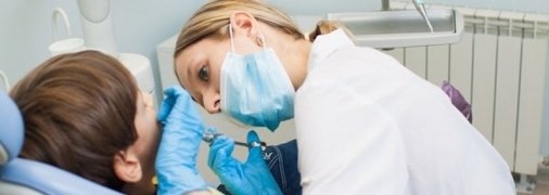 В Мариуполе оправдали врача-стоматолога, на приеме у которой умер 2-летний мальчик