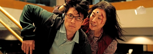 За цю роль легенда бойовиків у стилі кунг-фу Мішель Йео (праворуч) отримала свій перший "Оскар"