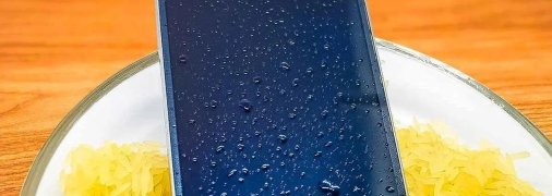 Высушить телефон самостоятельно, не повредив его, возможно