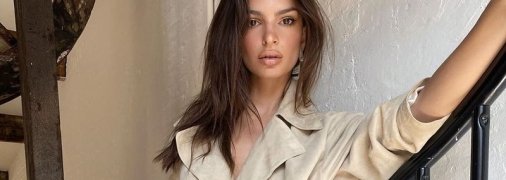 Модель Эмили Ратаковски похвасталась идеальным телом в бикини на пляже (Фото)