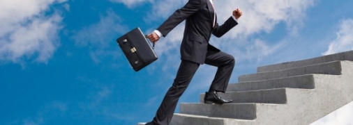 Кого из знаков Зодиака ждет успех на работе в августе