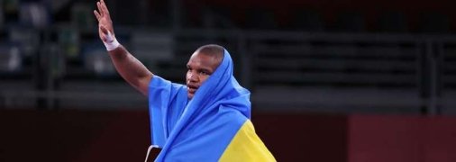 "Вали в Африку!" У центрі Києва ледь не побили олімпійського чемпіона Жана Беленюк