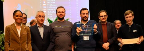 В центре с главным призом – Павел Куфтырев, слева от него – Валерий Гринев, справа – Алексей Малый и Роман Дегтярев