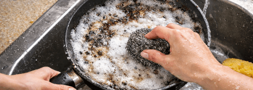 Як відмити нагар на сковороді