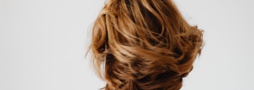 Модные стрижки осени и зимы 2023 - фото