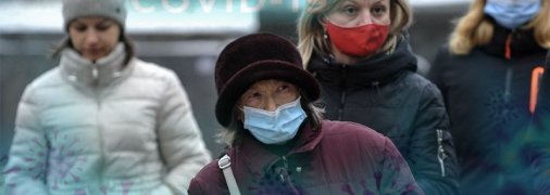 Маски стали обов'язковими на вулицях, пляжах і навіть кладовищах в "червоній" зоні: подробиці