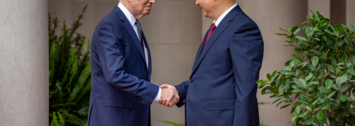 Байден после переговоров назвал Си "диктатором"