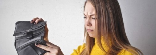 Перші отримувачі вже стикаються зі списанням залишків коштів