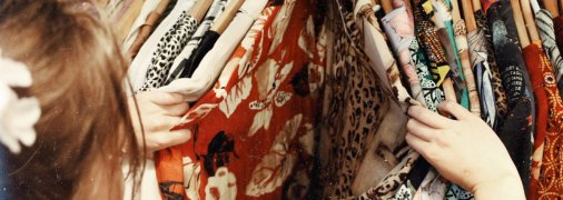 які кольори в одязі роблять жінку молодшою