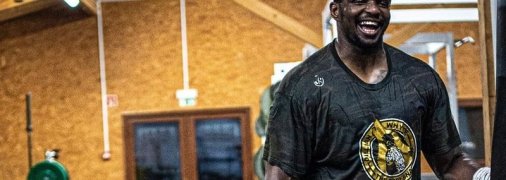 "Могут возникнуть проблемы": Уйат дал ценный совет Усику