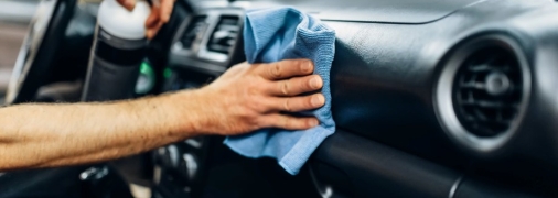 Як часто треба проводити дезінфекцію салону авто, аби не хворіти: ефективні поради водіям