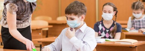 В части Украины учебный год в школах продолжится летом: названы города