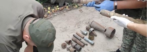 На Житомирщині чорні копачі влаштували "бізнес", продаючи тротил з авіабомб часів Другої світової