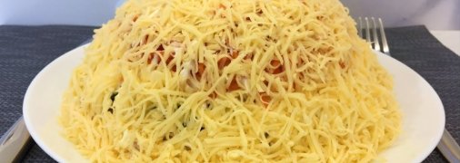 Как приготовить салат из курицы, яиц и сыра