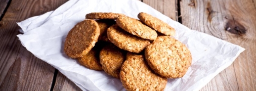 Овсяное печенье с изюмом и орехами